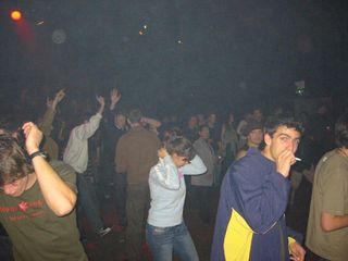 Pixels 04, 10 et 11 décembre 2004, puis 7 janvier 2005 — photo 10 (Armelle — Clubbing 7, 7 janvier 2005)