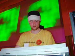 Pixels 02, 27 et 28 décembre 2002 — photo 12 (KMKZ crew)