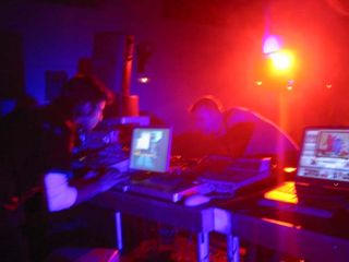 Pixels 03, 26 et 27 décembre 2003 — photo 28 (Armelle — 27 décembre)