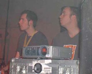 Pixels 03, 26 et 27 décembre 2003 — photo 9 (Adel)