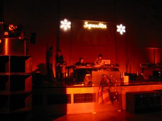 Pixels 06, 2, 22 et 28 décembre 2006 — photo 3 (Armelle — 22 décembre, Salle de la Bourse)