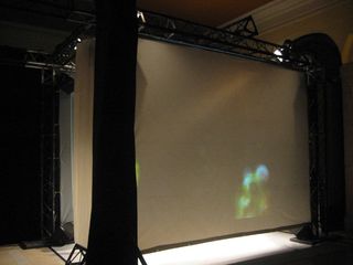 Pixels 06, 2, 22 et 28 décembre 2006 — photo 12 (Armelle — 22 décembre, Salle de la Bourse)