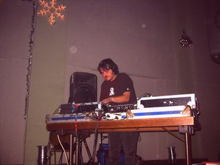 Pixels 06, 2, 22 et 28 décembre 2006 — photo 17 (Armelle — 22 décembre, Salle de la Bourse)