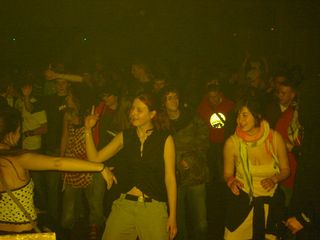 Pixels 06, 2, 22 et 28 décembre 2006 — photo 22 (Armelle — 22 décembre, Salle de la Bourse)
