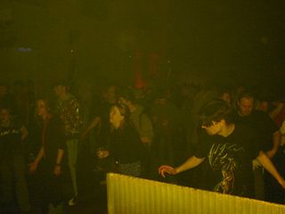 Pixels 06, 2, 22 et 28 décembre 2006 — photo 23 (Armelle — 22 décembre, Salle de la Bourse)