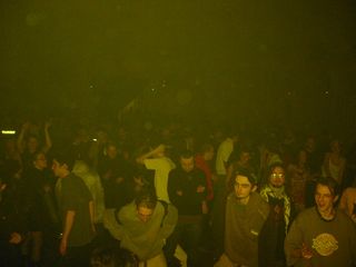Pixels 06, 2, 22 et 28 décembre 2006 — photo 39 (Armelle — 22 décembre, Salle de la Bourse)