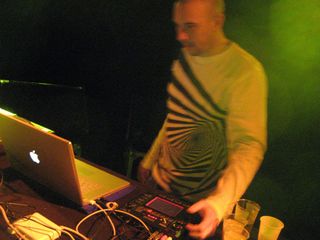 Pixels 07, 30 novembre au 29 décembre 2007 — photo 26 (Clubbing à La Laiterie — 14 décembre)